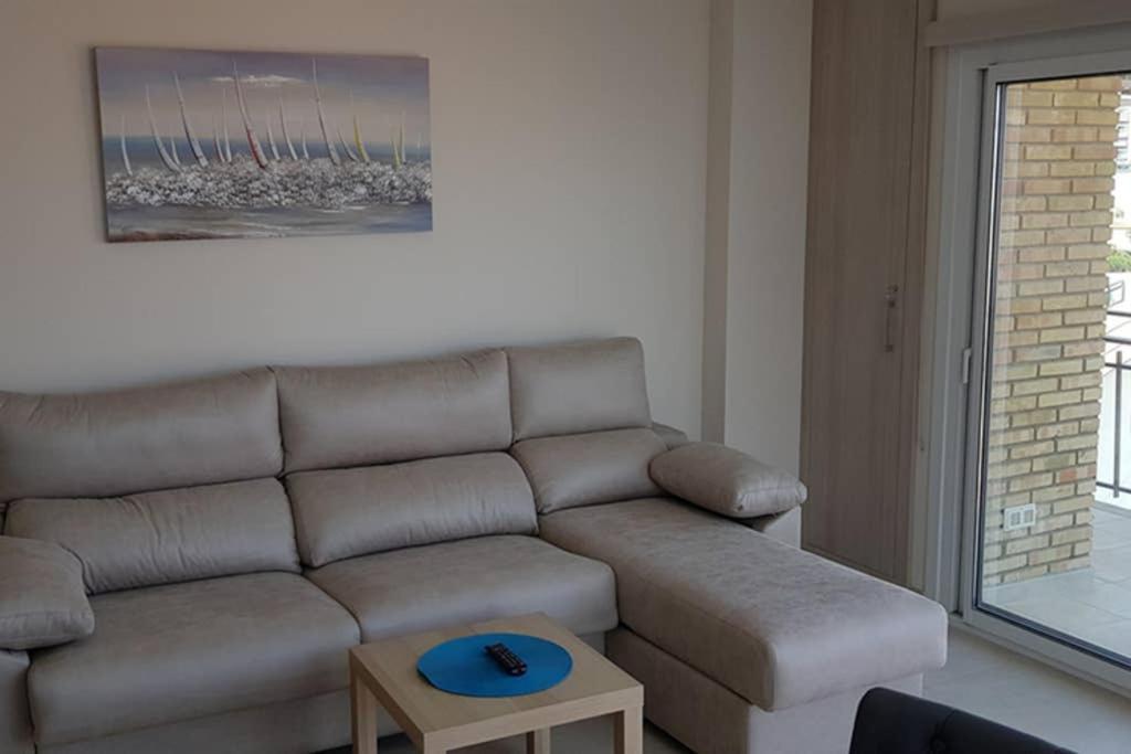 贝纳尔马德纳Apartamento Junto Al Mar En Puerto Marina公寓 外观 照片